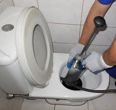 Thông tắc bồn cầu tại Chùa Láng