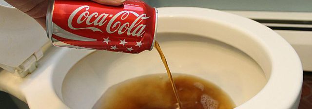 Thông tắc cống bằng coca cola
